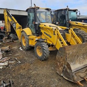 foto low hours Komatsu WB93R backhoe loader