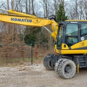 foto Komatsu PW160-11