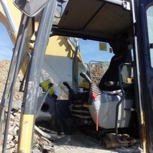 foto 22t excavator Komatsu (2022 undercarriage renewed)