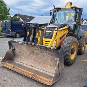 foto Komatsu WB97 S8 backhoe loader